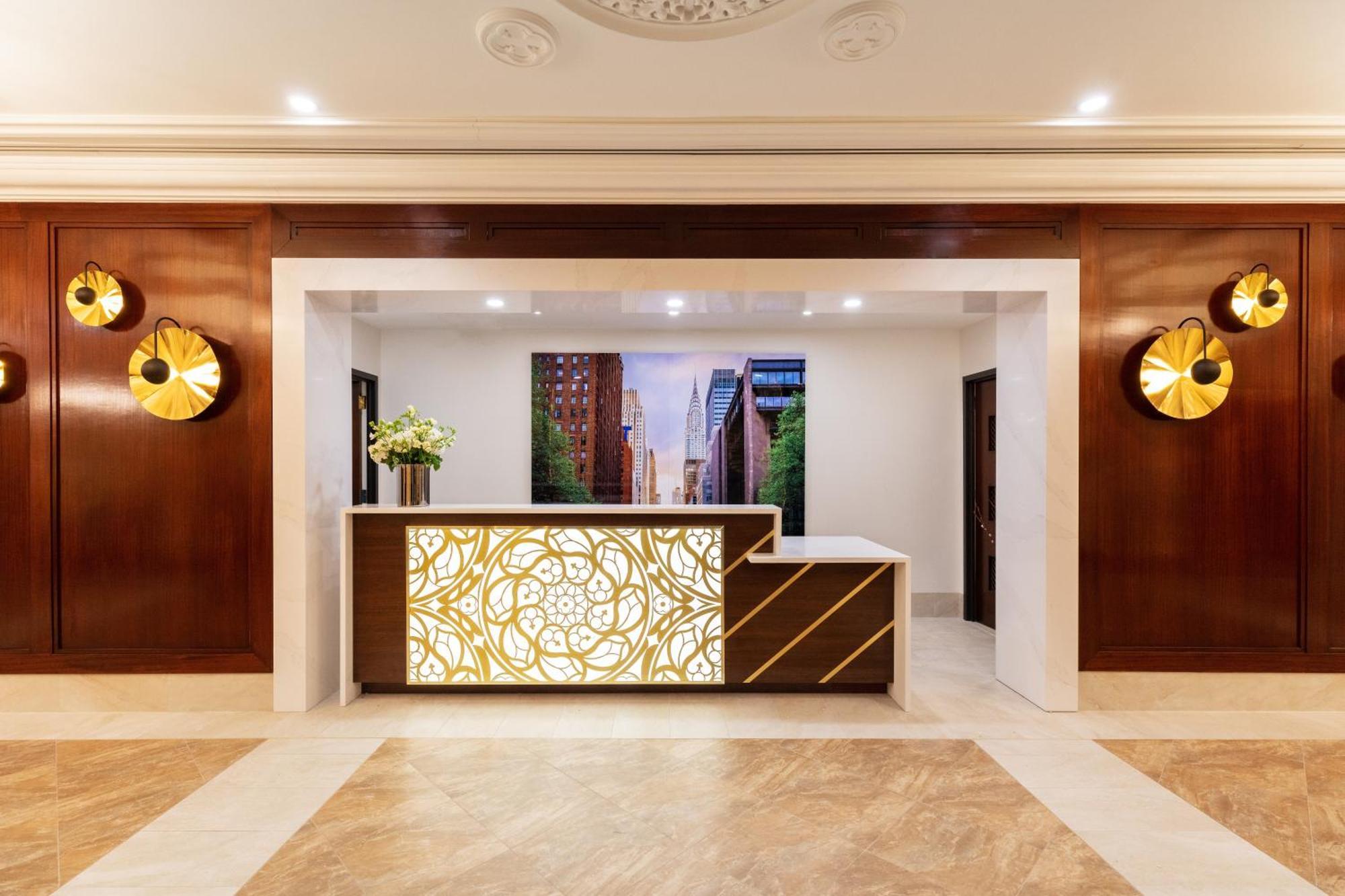 Luxe One Bedroom King Balcony Suite